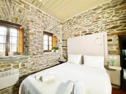 Archontika Karamarlis โรงแรมใน