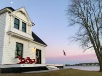Harbor View Landing Hotel di Groton