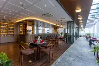 White Lotus Hue Hotel - bar
