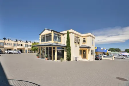 Shoreline Motel Отели в г. Нейпир