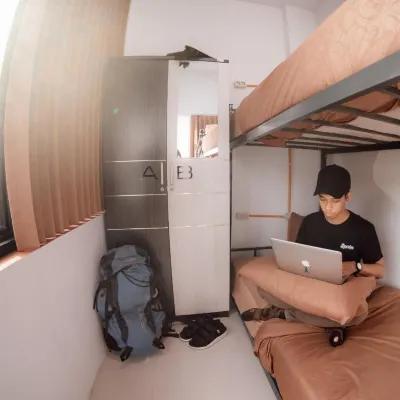 Aur Kuning Hostel Bukittinggi Hotel di 
