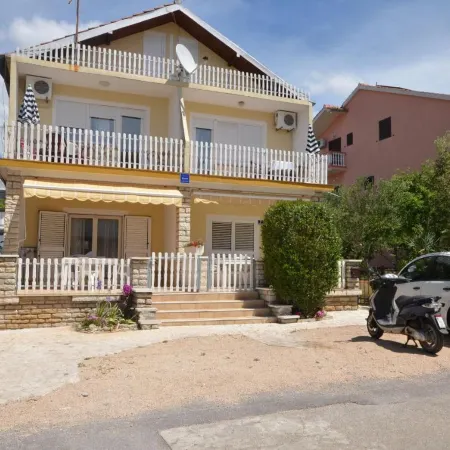 Apartments Tiho