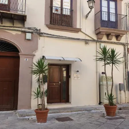 B&B Ponticello Отели рядом с достопримечательностью «Улица Виа-Макуэда»