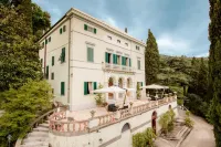 Villa Alta - Residenza d'Epoca Con Piscina Hotels in Molina di Quosa-rigoli