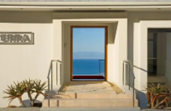 Aqua Terra Boutique Guesthouse - Simon's Town, Cape Town โรงแรมใกล้หาด Seaforth Beach