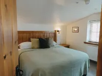 The Gwaelod y Garth Inn Hotels in Llantrisant