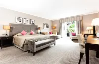 Foxhills Club & Resort Hotels in Runnymede District