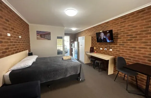 巴爾拉納德柯隆尼汽車旅館