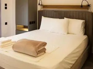 P J Luxury Suites