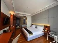Grand Miami Hotel Hotels in Kepanjen