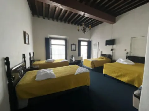 Hotel Spring Hotels near Catedral Metropolitana de Santiago de Guatemala