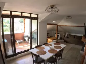 Fortress View Apartment