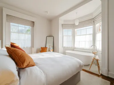 Constantine House Hotels in Tamworth