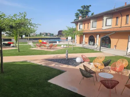 Hotel Verri Отели рядом с достопримечательностью «Duomo di Crema»