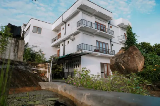 Golden Sky Hotel & Wellness