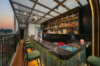 Hanoi Loopers Hostel & Rooftop Bar