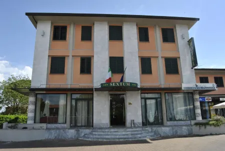 Hotel Sextum Отели рядом с достопримечательностью «Argine dell'Arno San Lorenzo alle Corti»