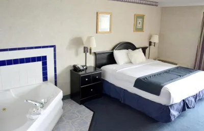 Travelodge by Wyndham Milwaukee