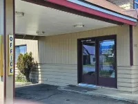 Cle Elum Travelers Inn Hotels near Ginkgo Petrified Forest State Park
