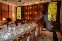 Aleksandar Palace Hotel Congress Center & Spa Hotels in Butel