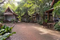 Veranda Lodge