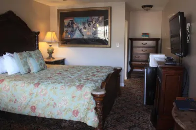 The Classic Horseshoe Bay Motel Hotels in Gibsons
