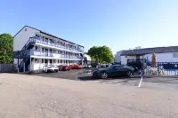 Island View Motel - Motels