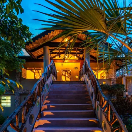 Tombo House