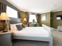 The Sir Thomas Hotel Hotels near James Street Station
