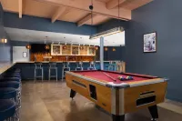 Rhode's Motor Lodge Hotels in Boone