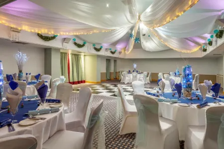 Bridgewood Manor Hotel & Spa Отели рядом с достопримечательностью «Хисторик Докьярд Чатем»