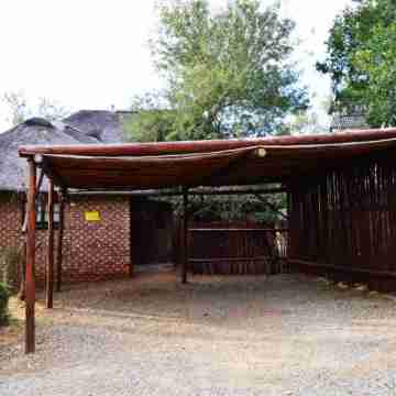 Bona Ngwenya Lodge & Safaris Hotel Exterior