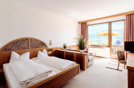 Hotel Schauinsland Отели в г. Бад-Петерсталь-Грисбах