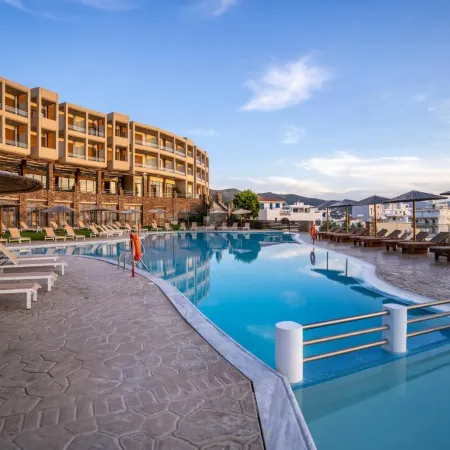 Evia Hotel & Suites