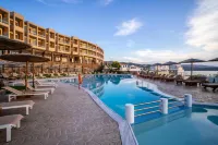 Evia Hotel & Suites