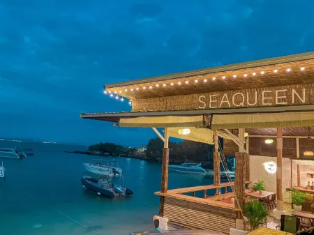 SEAQUEEN The Pool ,Koh Samed