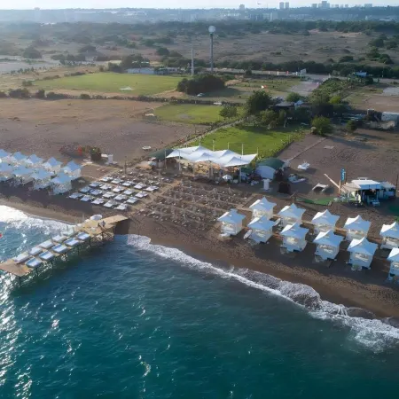 Birpa Kundu Hotel Отели рядом с достопримечательностью «Пляж Кадрие»