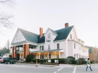The NuWray Hotel & Carriage House Hotels in Yancey County