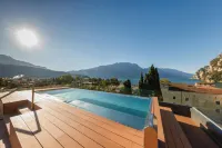 Grand Hotel Riva - Infinity Pools