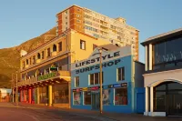 Surferscorner Self Catering Apartments - parking