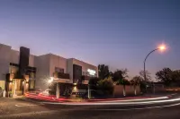 Adelante Lodge - Airport Shuttle