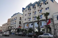 Hotel Annakhil Hôtels à proximité de : Royal Air Maroc
