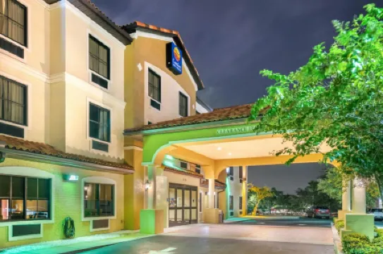 Comfort Inn & Suites Northeast - Gateway