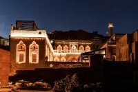 마르디우스 타리히 코나크  호텔