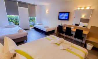 Sandors Motor Inn