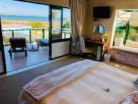 Sandra's Guest House Hôtels à : Langebaan