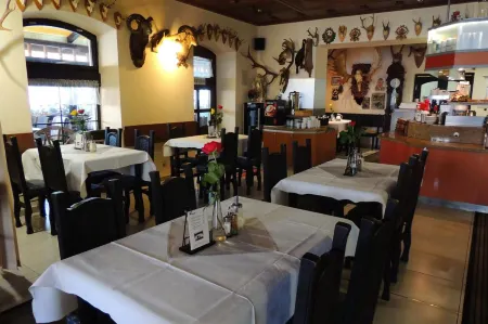 Hotel Club Отели в г. Вељка Ломњица