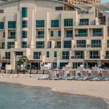 The Townhouses the Pearl Hotel Exterior