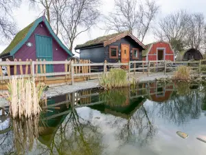 Seaways Glamping, Redwood