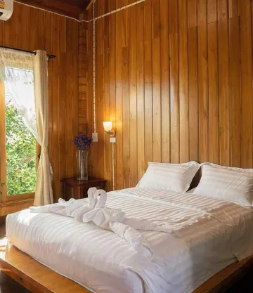 ห้องดีลักซ์พร้อมฝักบัว(เตียงควีนไซส์)